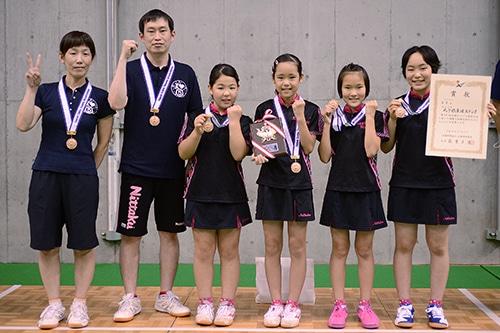 元気のよさが際立つ丸子橋卓球スタジオが3位