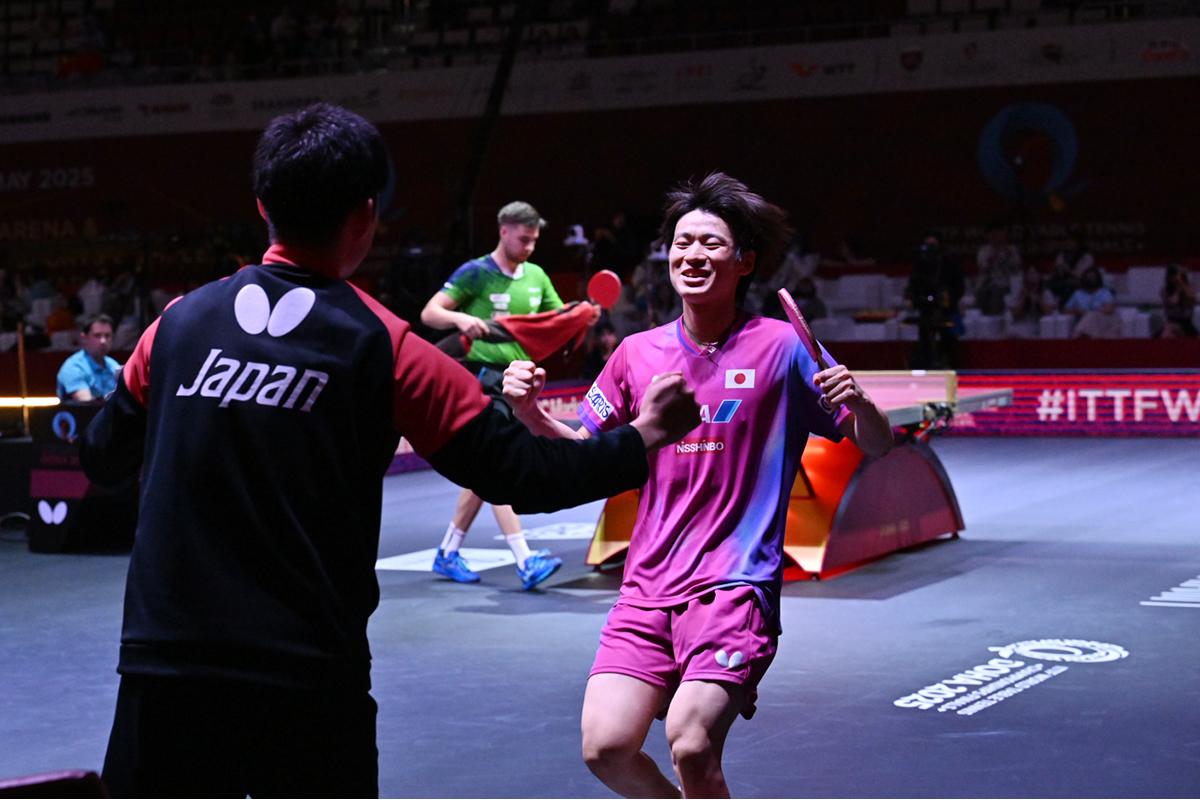 世界卓球2025ドーハ　男子シングルス4回戦　戸上がヨルジッチとの激戦を制してベスト8進出